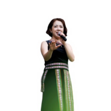 Ca sĩ Ý Nhi