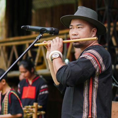 Nghệ nhân Akŏ Ea